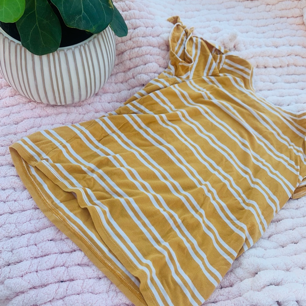 Preppy and cute cut off shoulder shirt